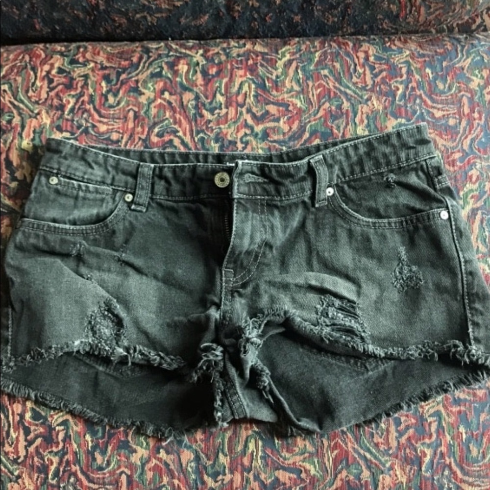 Black jean short